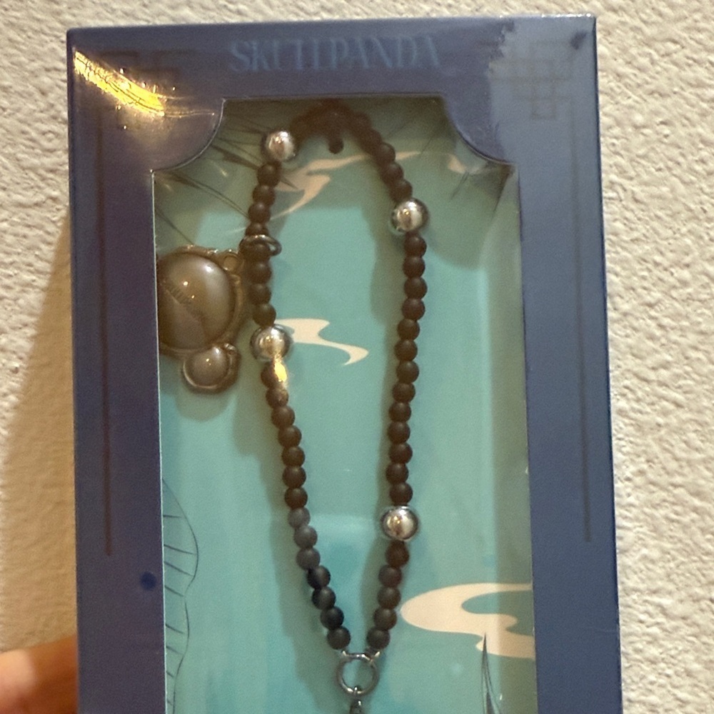 POP MART Skullpanda Black and Blue Necklace - Picture 6 of 8
